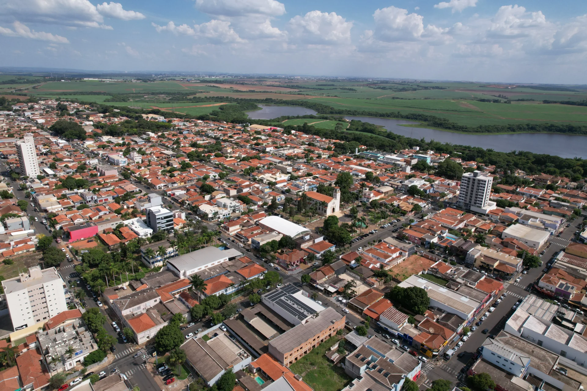 Programas Sociais Atenderam 3 Mil Famílias em Cosmópolis em 2025